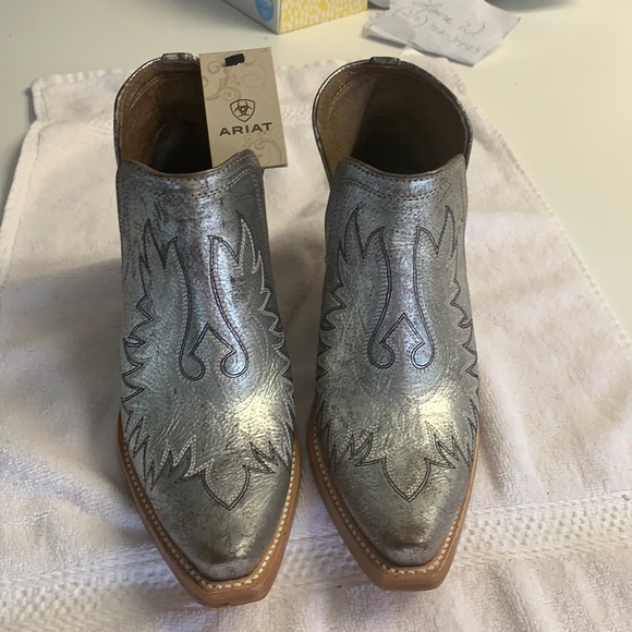 Ariat Shoes - Ariat Short Boots